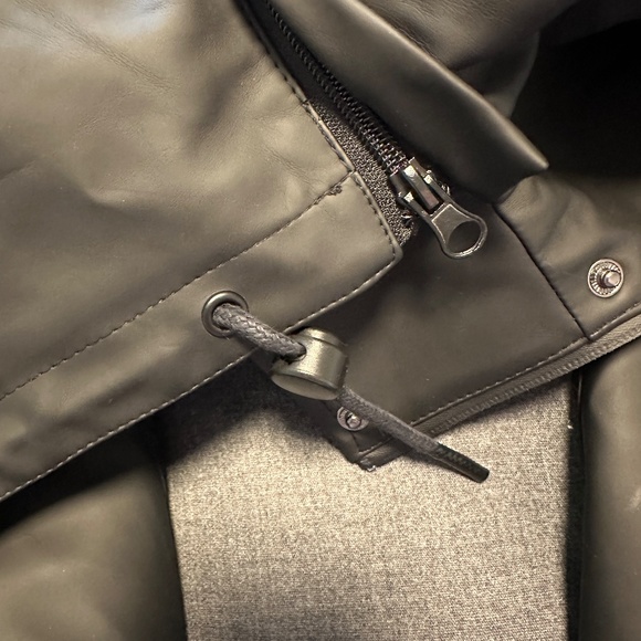 Ugg Rubberized Matte Raincoat - Picture 8 of 8